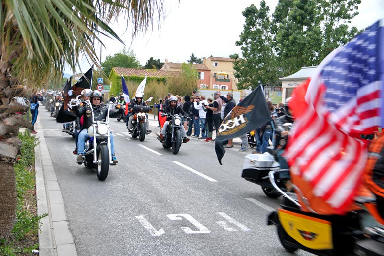 Parade Harley Davidson a port grimaud