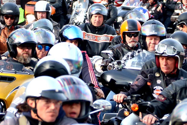 Parade Harley Davidson a port grimaud