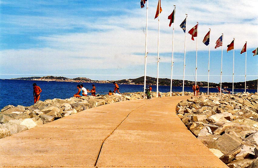 L'entre du port dans les annes 1990