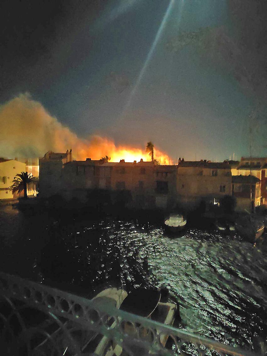 Feu prs de Port Grimaud