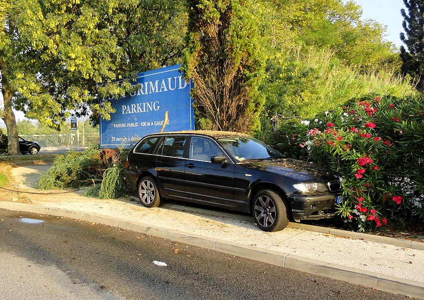 Parking improvis  Port Grimaud