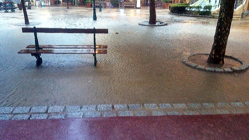 Pluie à Port Grimaud