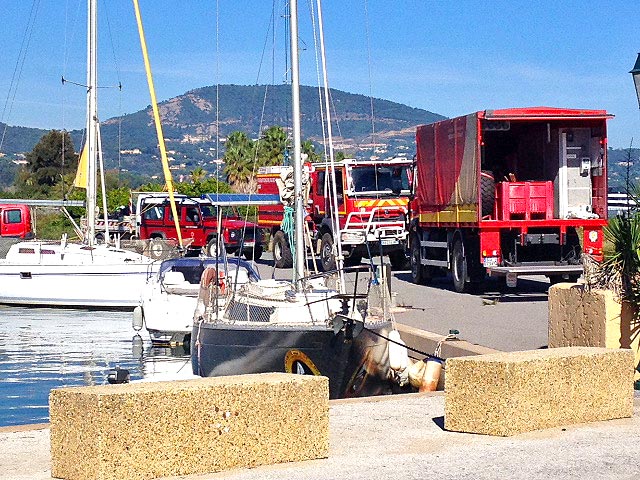 Dpollution  PORT GRIMAUD