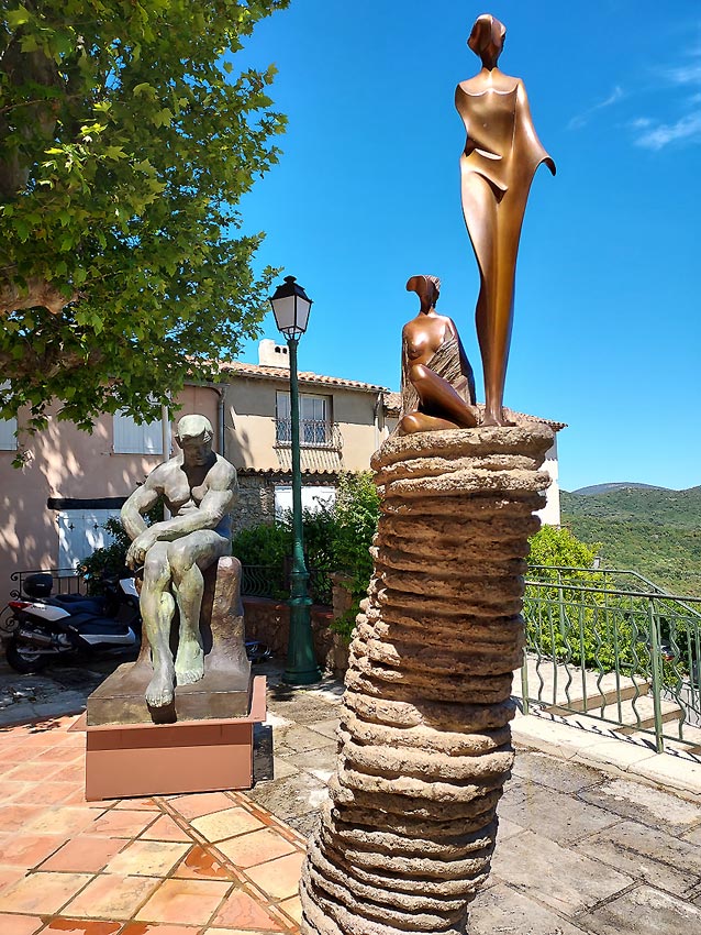 Statues  Grimaud