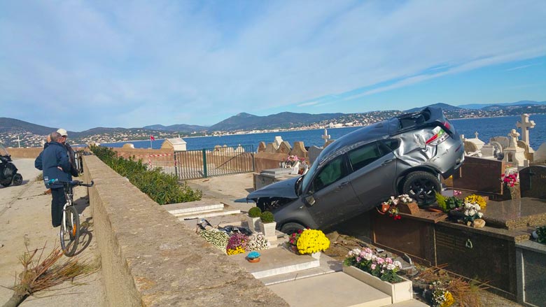 Plouf dans le cimetiere de St Tropez